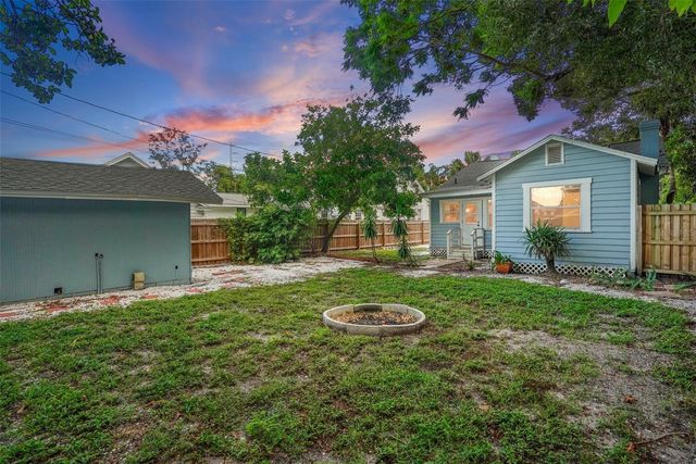 2111 BURLINGTON AVENUE N, St Petersburg, FL 33713