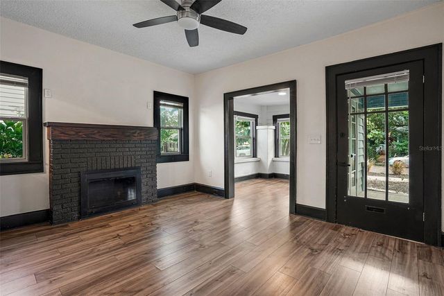 2111 BURLINGTON AVENUE N, St Petersburg, FL 33713