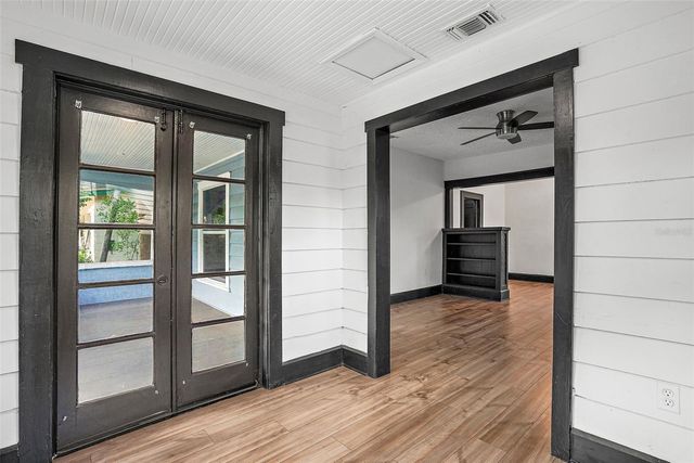 2111 BURLINGTON AVENUE N, St Petersburg, FL 33713
