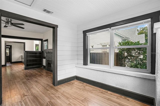 2111 BURLINGTON AVENUE N, St Petersburg, FL 33713