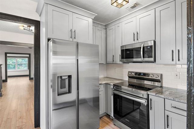 2111 BURLINGTON AVENUE N, St Petersburg, FL 33713