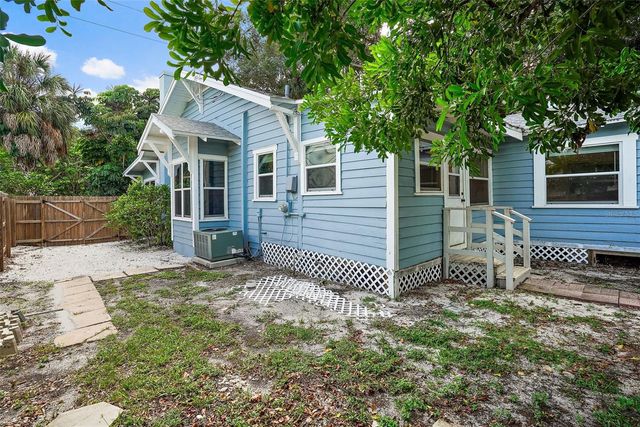 2111 BURLINGTON AVENUE N, St Petersburg, FL 33713