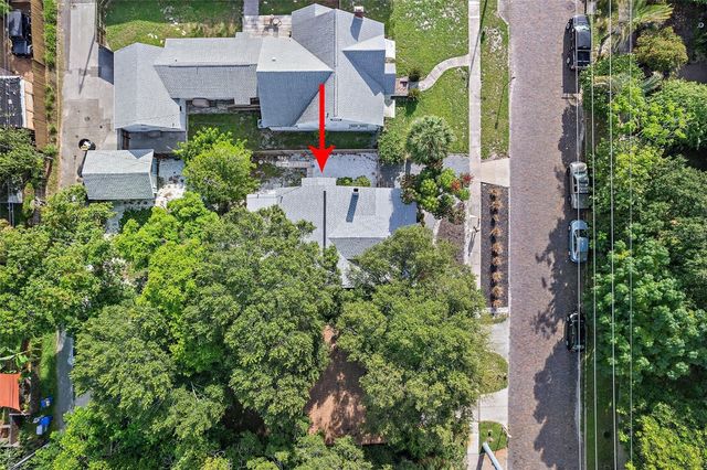 2111 BURLINGTON AVENUE N, St Petersburg, FL 33713