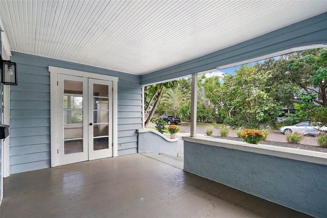 2111 BURLINGTON AVENUE N, St Petersburg, FL 33713