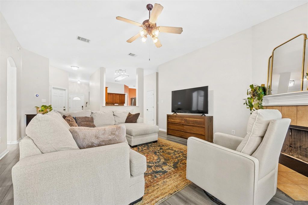 11204 Silo Valley DR, Austin, TX 78754