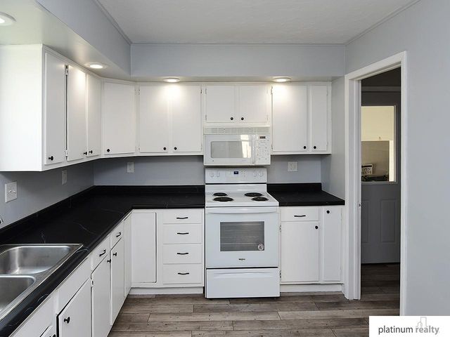 1225 E 10th Street, Fremont, NE 68025