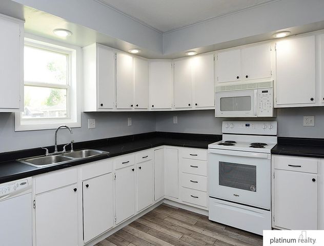 1225 E 10th Street, Fremont, NE 68025