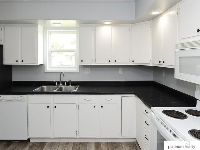 1225 E 10th Street, Fremont, NE 68025