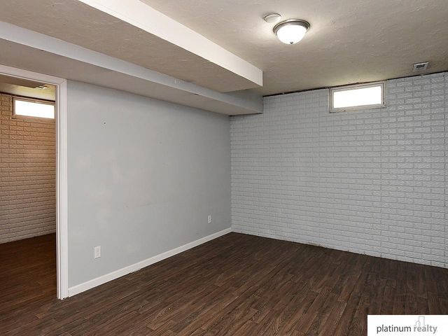 1225 E 10th Street, Fremont, NE 68025