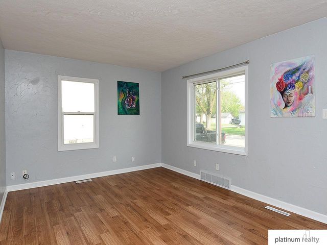 1225 E 10th Street, Fremont, NE 68025