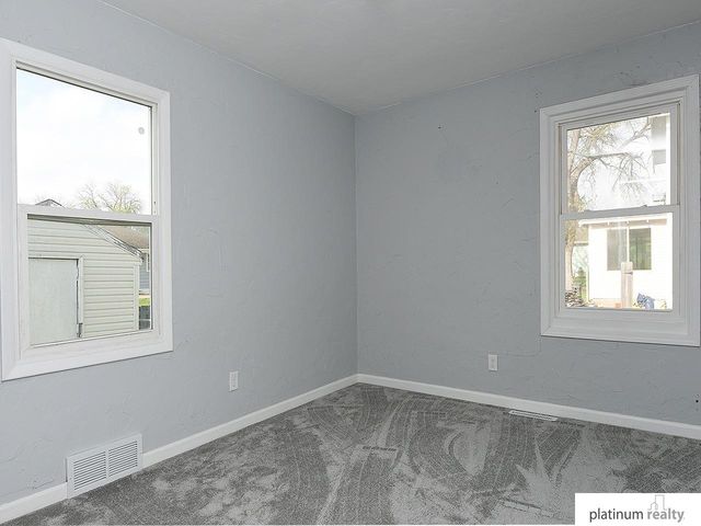 1225 E 10th Street, Fremont, NE 68025