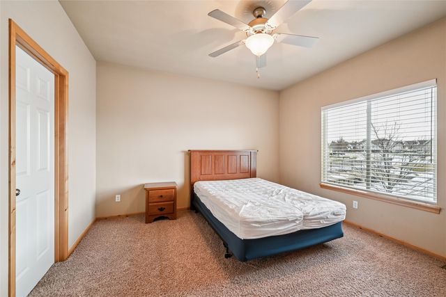 3922 Lakeview Drive SW, Cedar Rapids, IA 52404