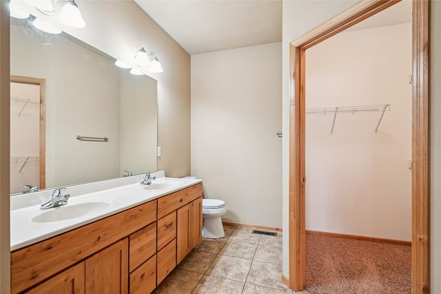 3922 Lakeview Drive SW, Cedar Rapids, IA 52404