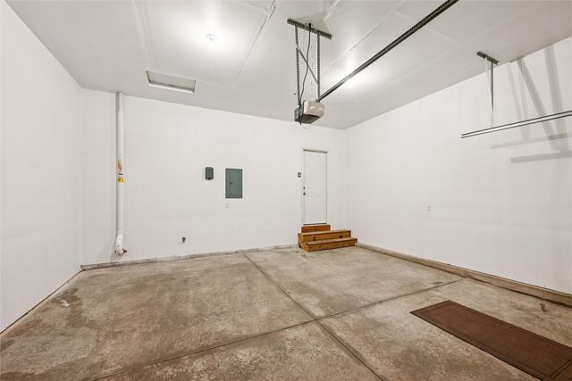 3922 Lakeview Drive SW, Cedar Rapids, IA 52404