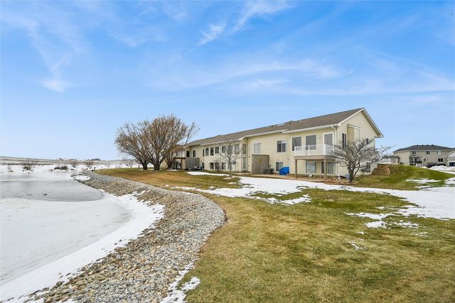 3922 Lakeview Drive SW, Cedar Rapids, IA 52404