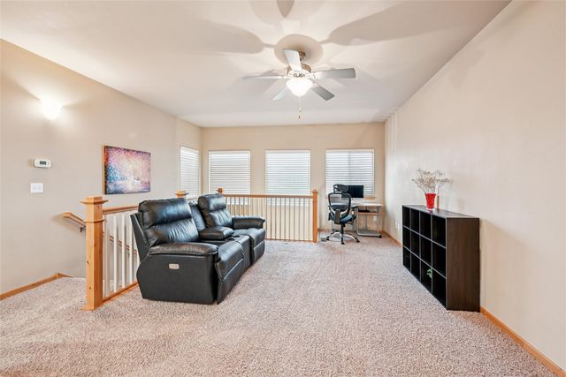 3922 Lakeview Drive SW, Cedar Rapids, IA 52404