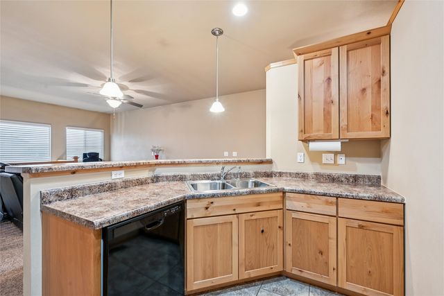 3922 Lakeview Drive SW, Cedar Rapids, IA 52404