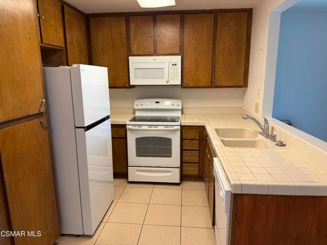 1300 Saratoga Avenue 211, Ventura, CA 93003