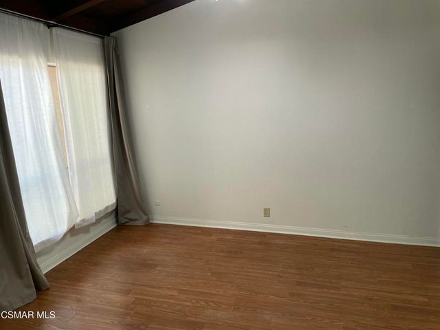 1300 Saratoga Avenue 211, Ventura, CA 93003