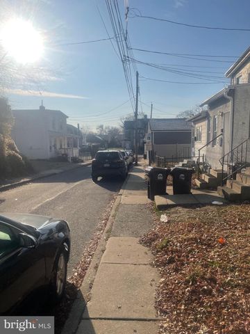 46 S MAPLE AVE, Lansdowne, PA 19050