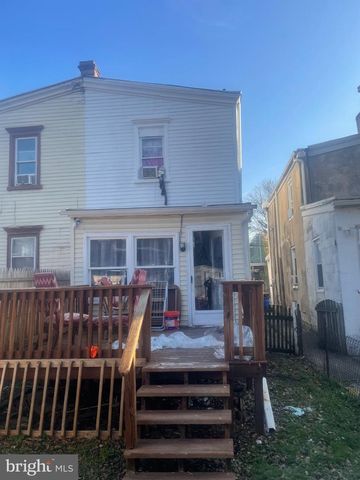 46 S MAPLE AVE, Lansdowne, PA 19050