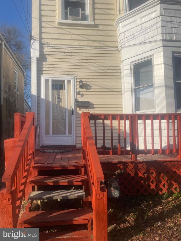 46 S MAPLE AVE, Lansdowne, PA 19050