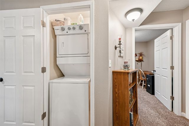 601 Maplewood Drive, Center Point, IA 52213