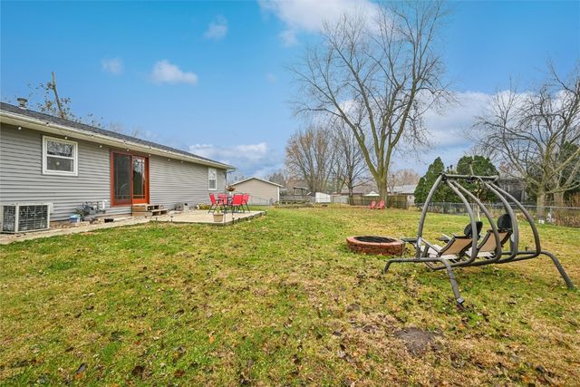 601 Maplewood Drive, Center Point, IA 52213