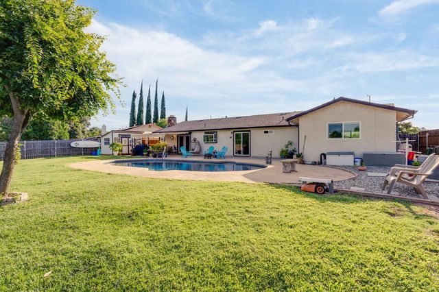 1154 Robert Dr, Yuba City, CA 95993