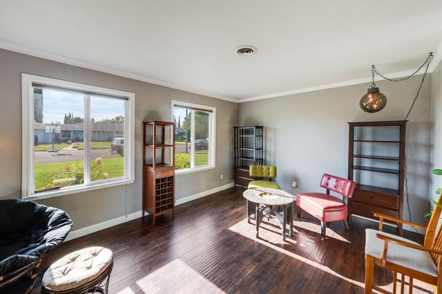 1154 Robert Dr, Yuba City, CA 95993