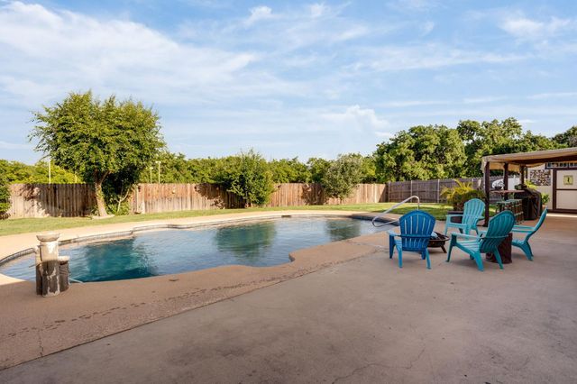1154 Robert Dr, Yuba City, CA 95993