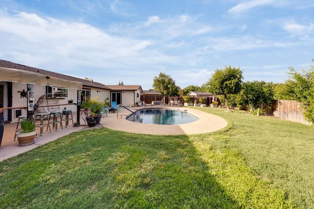 1154 Robert Dr, Yuba City, CA 95993