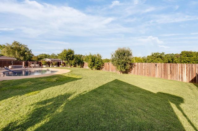 1154 Robert Dr, Yuba City, CA 95993