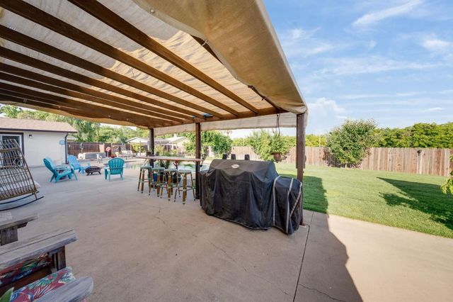 1154 Robert Dr, Yuba City, CA 95993