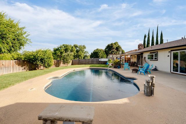 1154 Robert Dr, Yuba City, CA 95993