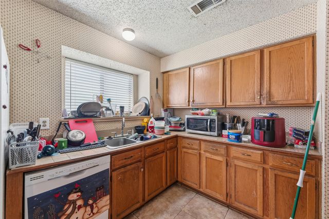 106 E Schreiber Street, Garland, TX 75040