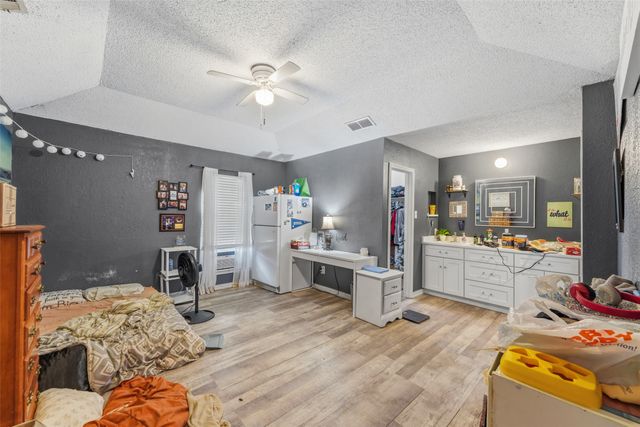 106 E Schreiber Street, Garland, TX 75040