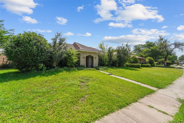 106 E Schreiber Street, Garland, TX 75040