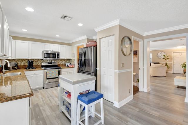 6755 Rainwood Cove Lane, Lake Worth, FL 33463