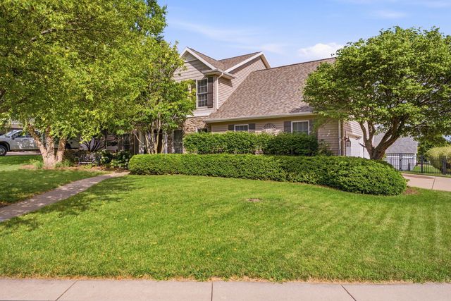 5679 Appleton Road, Bettendorf, IA 52722