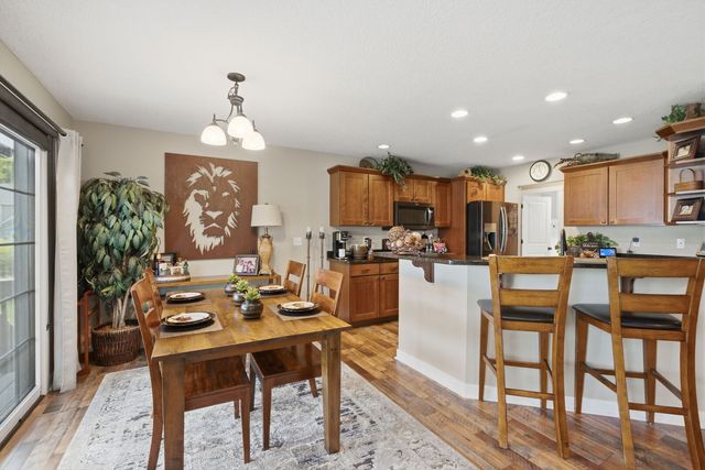 5679 Appleton Road, Bettendorf, IA 52722