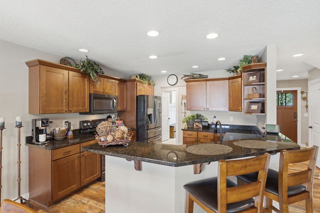 5679 Appleton Road, Bettendorf, IA 52722