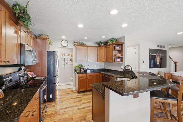 5679 Appleton Road, Bettendorf, IA 52722