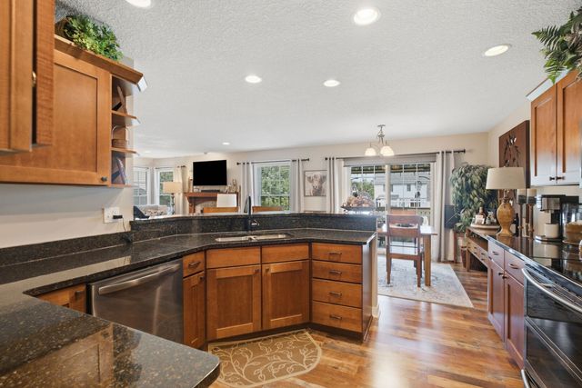 5679 Appleton Road, Bettendorf, IA 52722