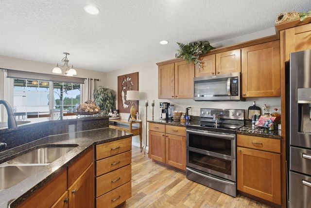 5679 Appleton Road, Bettendorf, IA 52722