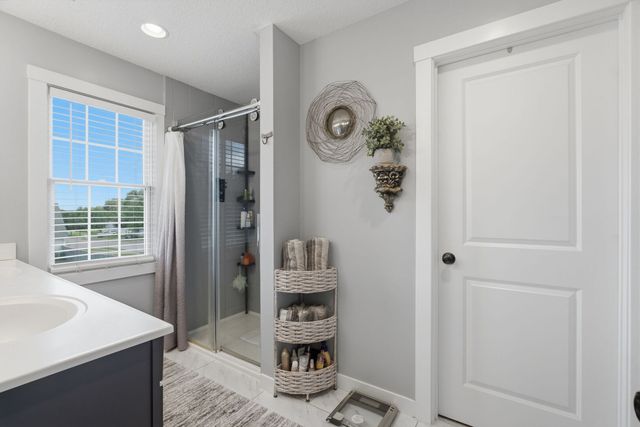 5679 Appleton Road, Bettendorf, IA 52722