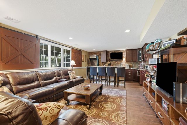 5679 Appleton Road, Bettendorf, IA 52722