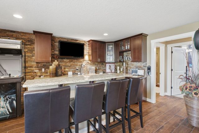 5679 Appleton Road, Bettendorf, IA 52722