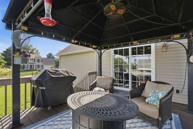 5679 Appleton Road, Bettendorf, IA 52722