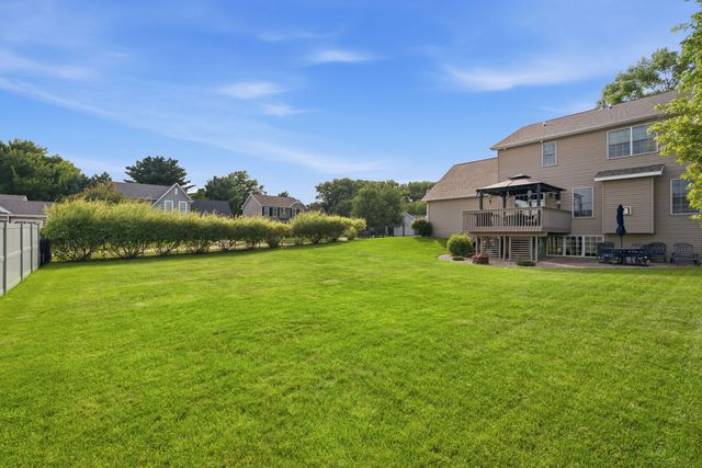 5679 Appleton Road, Bettendorf, IA 52722